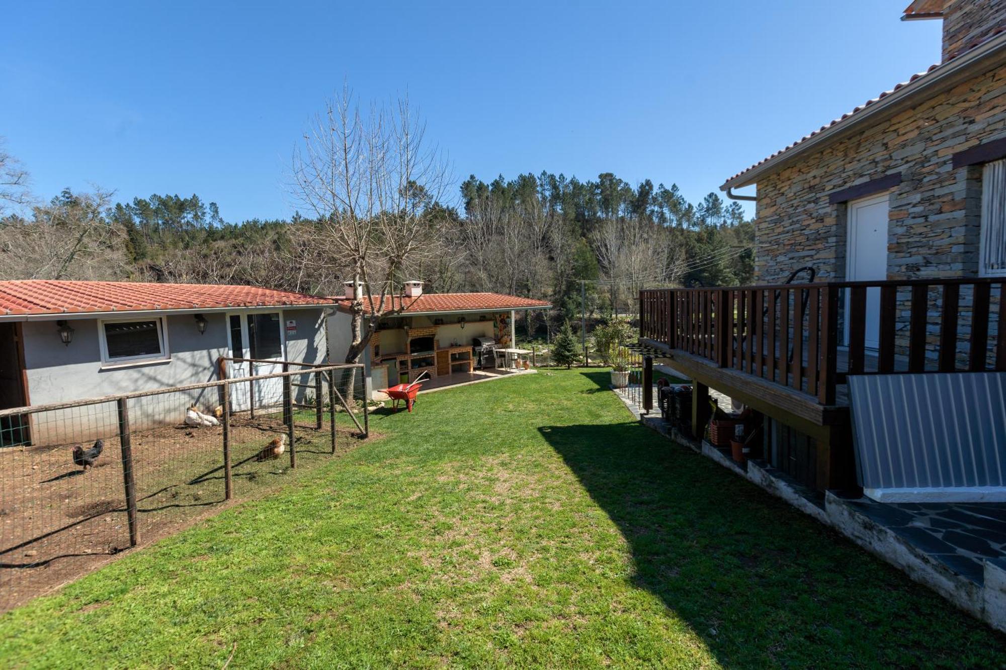 Quinta Do Rio Alva And Glamping Holiday home *