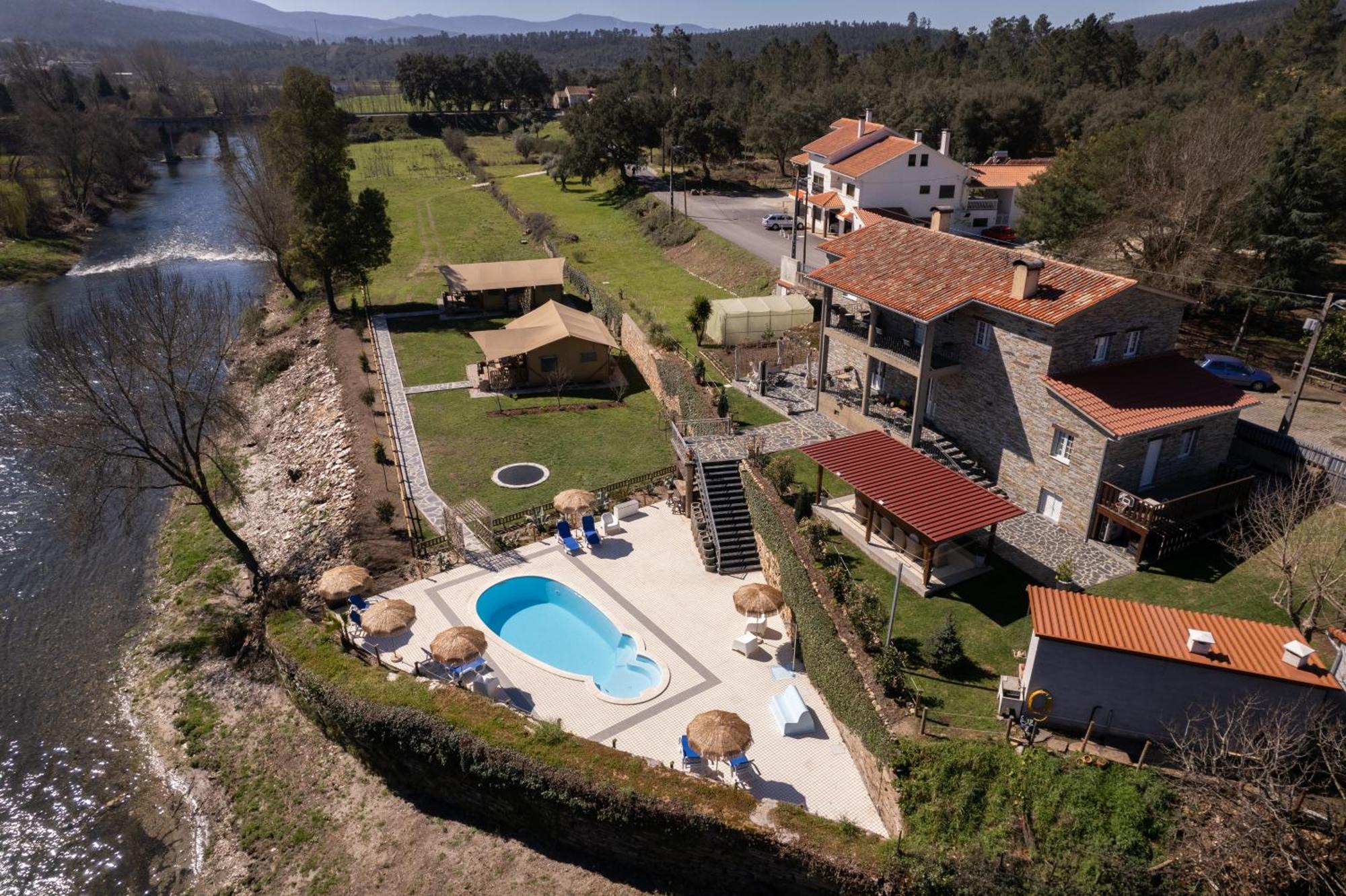 Quinta Do Rio Alva And Glamping Holiday home
